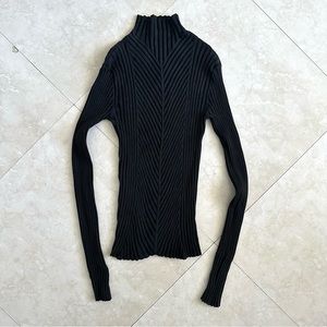 -black long sleeve top
